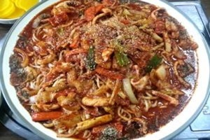 오징어쟁반칼국수,대전광역시 서구,지역음식