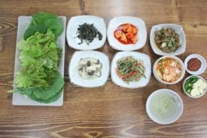 ★멸치쌈밥,경상남도 남해군,지역음식