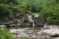 천 년의 역사를 가진 두타사, 그 이름을 딴 두타연 계곡.