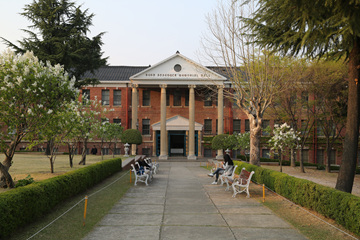 성서캠퍼스와 대명캠퍼스로 이뤄진 계명대학교는 '국내 아름다운 캠퍼스'에 단골로 등장한다.