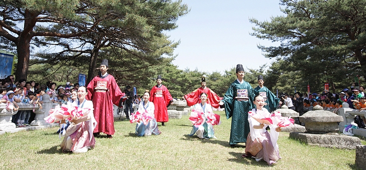 세종대왕자태실 일원에서의 '생명 선포식'. 성주 생명문화 축제가 아닌 어떤 곳에서 이런 의미 있는 퍼포먼스를 또 볼 수 있을까.