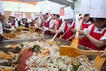 충남 청양에서는 매년 9월경 청양고추구기자축제를 개최하고 있다.