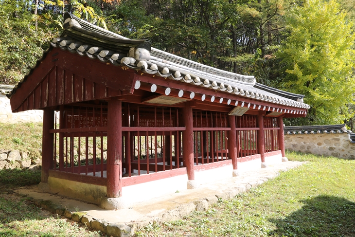 육절려는 조선시대의 사묘재실이다.