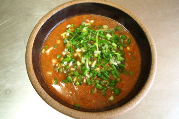 강진 짱뚱어탕은 강진의 청정 갯벌에서 나는 짱뚱어를 이용해 만든다.&nbsp;