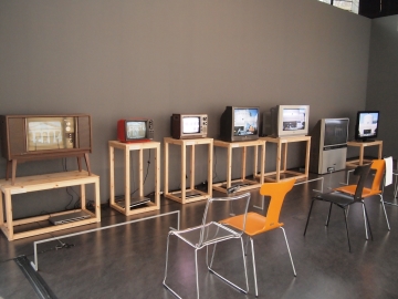 전시를 관람하는 '나'로 인해 작품이 어떻게 변할지를 예상해 보는 것 또한 백남준의 예술작품을 감상하는 포인트 중 하나이다.