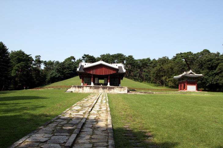 세도정치의 타파를 꾀하던&nbsp;순조의 마지막 희망은&nbsp;학문과 예술분야에서 두각을 나타냈던 효명세자였다