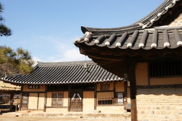 양반가의 기품이 느껴지는&nbsp;처마