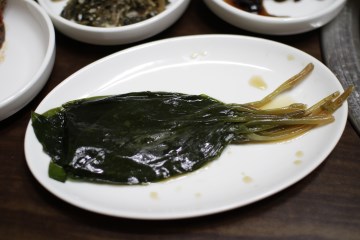 명이나물은 고혈압, 동맥경화증, 위염 등의 완화에 효능이 있다.&nbsp;