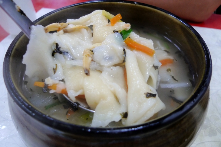 [삼청동] 삼청동을 대표하는 두 가지 맛, 팥죽과 수제비,서울특별시 종로구,별미,여행기사,트래블아이