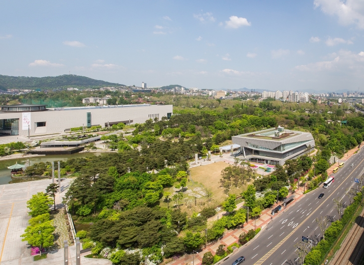 국립중앙박물관 옆에 위치한 국립한글박물관