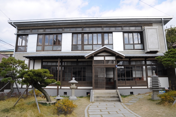 일본식 건물의 전형을 가진 구룡포 근대역사관