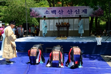 오감이 즐거운 소백산철쭉제는 영주시를 소개하는 중요한 축제이기도 하다.