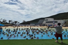 군산 오션팔레트, 방문객 1만 7천 명 돌파... 해양레저 명소로 ‘우뚝’, 국내여행, 여행정보