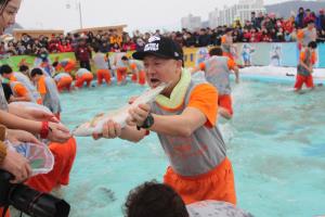 추운 겨울을 녹이는 뜨거운 축제, 평창송어축제!,국내여행,음식정보