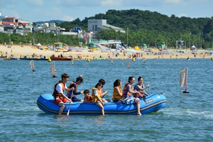 올 여름휴가는 청정바다가 펼쳐진 속초해수욕장에서 !