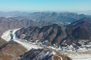 파노라마처럼 펼쳐지는 금강 비경... 옥천 어깨산