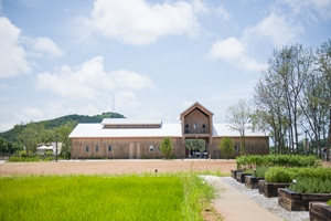 고창군-상하농원, 머물며 체험하고 즐기자.  ‘꼬마농부 딸기스쿨 패키지’