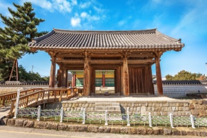 강릉 6월의 추천여행지, 국보 임영관 삼문과 보물 칠사당