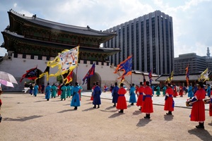  조선의 5대 궁궐로 화려한 봄꽃 나들이 떠나볼까,서울특별시 종로구