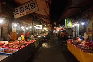 “낮에는 보리밥, 저녁에는 불고기가 맛통령” 대구 칠성 시장 맛있는 거리