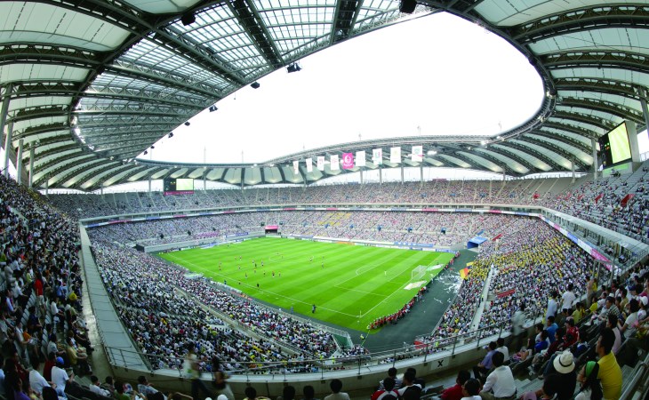 마포구에 위치한 서울월드컵경기장은 2002년 한일월드컵 당시 독일과의 4강전이 열렸던 곳이다.