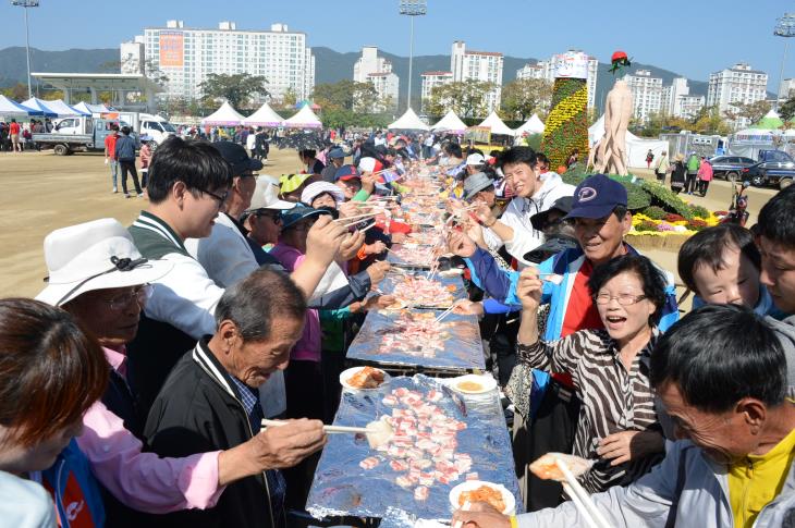 홍삼포크 삼겹살축제는 증평을 대표할 만한 축제로 거듭나고 있다.