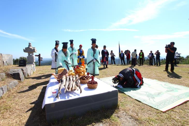 백제문화제의 시작은 삼충제와 수륙제였다.